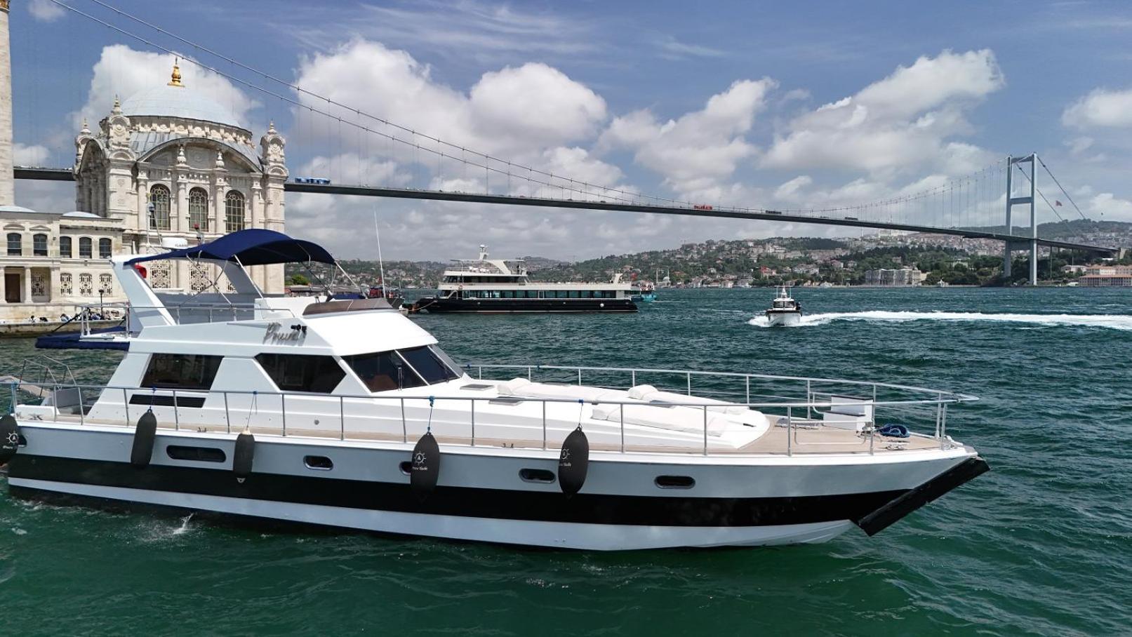 Pruva Yacht
